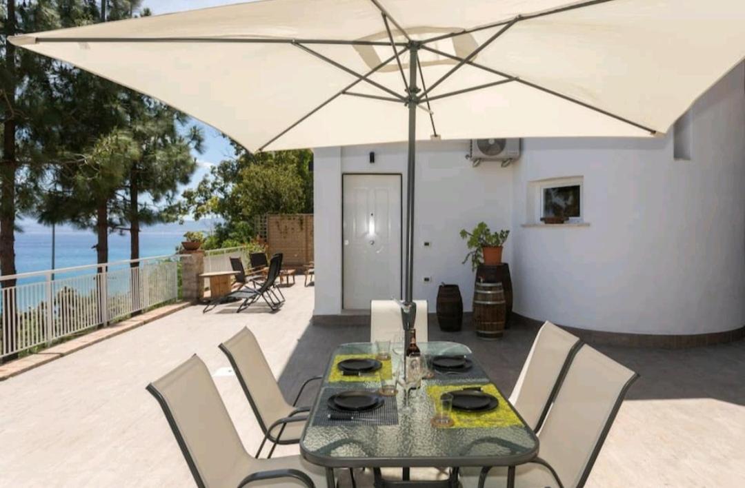 Villa'S Apartment On The Beach, Swimming Pool A/C Palermo Exteriör bild