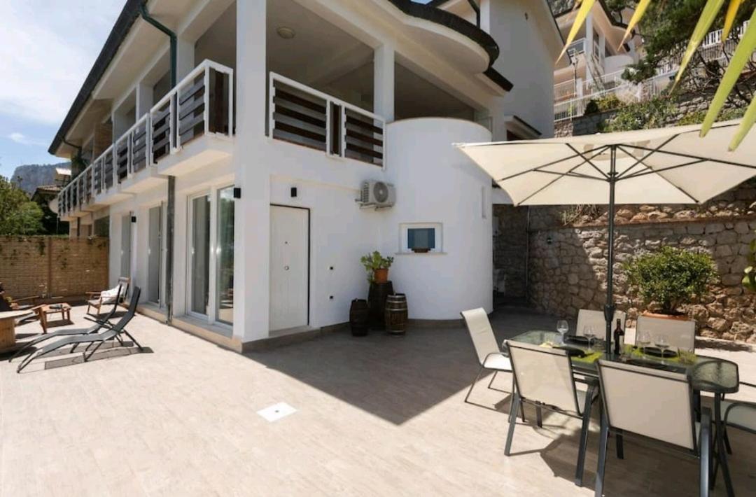 Villa'S Apartment On The Beach, Swimming Pool A/C Palermo Exteriör bild