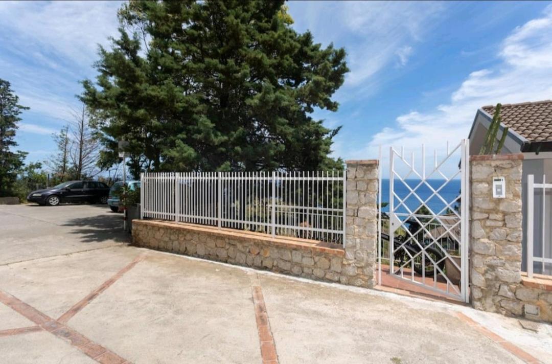Villa'S Apartment On The Beach, Swimming Pool A/C Palermo Exteriör bild